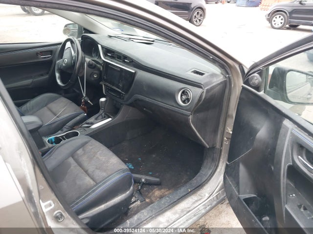 Toyota COROLLA SE 2018 5YFBURHE1JP812707 Image 5