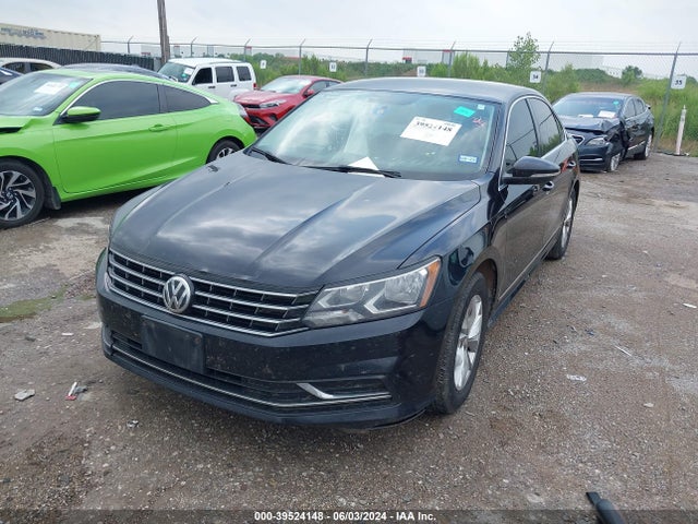 Volkswagen Passat 1.8t S 2017 1VWAT7A35HC010043 Image 2