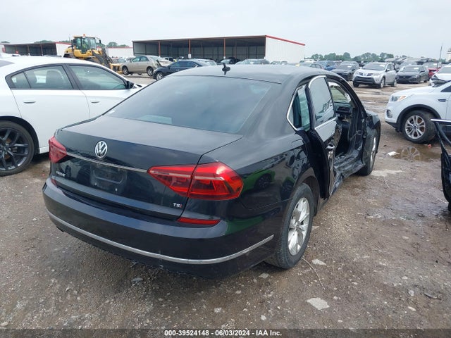 Volkswagen Passat 1.8t S 2017 1VWAT7A35HC010043 Image 4