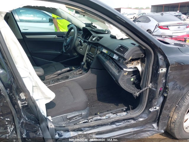 Volkswagen Passat 1.8t S 2017 1VWAT7A35HC010043 Image 5
