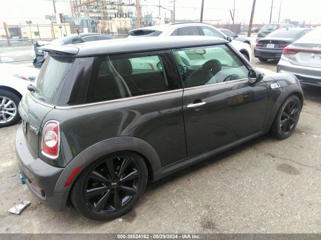 2011 MINI COOPER S WMWSV3C53BTY22292 Photo 3