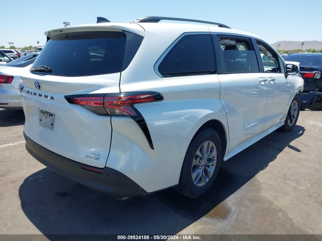Toyota SIENNA XLE 2022 5TDYRKEC4NS082472 Image 4