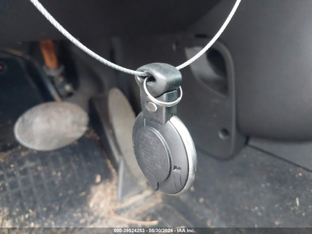 2011 MINI COOPER WMWSU3C51BTX96472 Photo 10