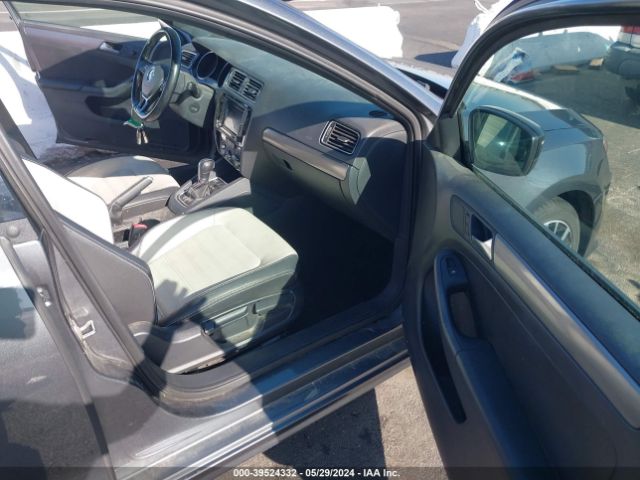 3VWD17AJ5GM307103 Volkswagen Jetta 1.8t Sport