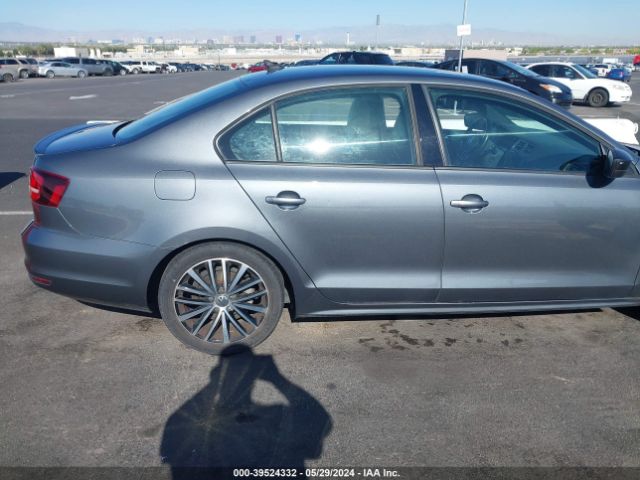 3VWD17AJ5GM307103 Volkswagen Jetta 1.8t Sport