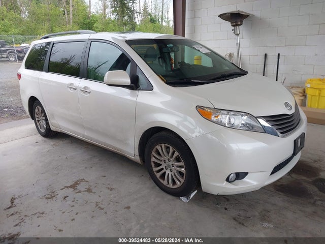 Toyota Sienna Xle 8 Passenger 2016 5TDYK3DC2GS699660 главное изображение