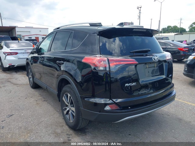Toyota Rav4 Xle 2018 2T3WFREV0JW448124 Image 3