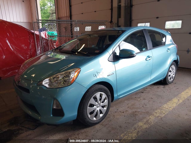 Toyota Prius C Two 2014 JTDKDTB33E1081311 Image 2
