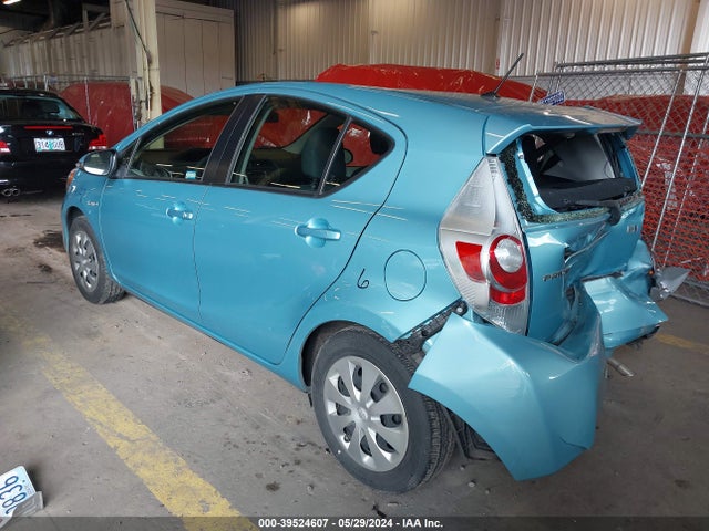Toyota Prius C Two 2014 JTDKDTB33E1081311 Image 3