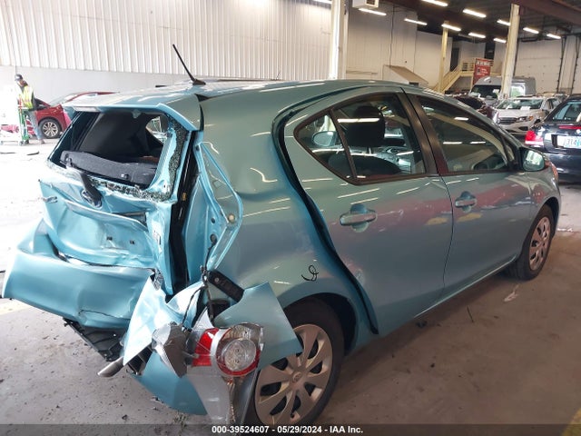 Toyota Prius C Two 2014 JTDKDTB33E1081311 Image 4