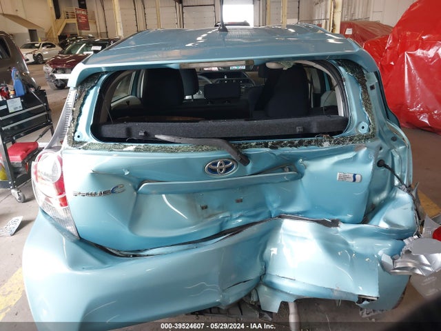 Toyota Prius C Two 2014 JTDKDTB33E1081311 Image 6