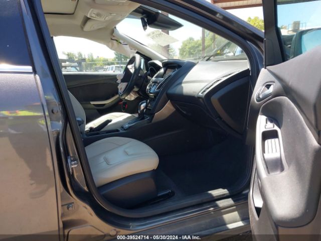 1FADP3N28GL260007 Ford Focus Titanium