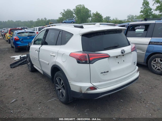 Toyota Rav4 Xle 2017 JTMRFREV1HJ126632 Image 3