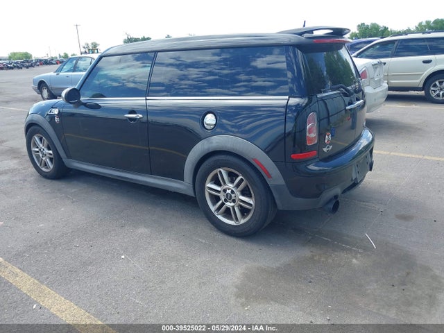 2011 MINI COOPER S CLUBMAN WMWZG3C58BTY30123 Photo 2