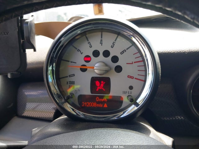 2011 MINI COOPER S CLUBMAN WMWZG3C58BTY30123 Photo 6