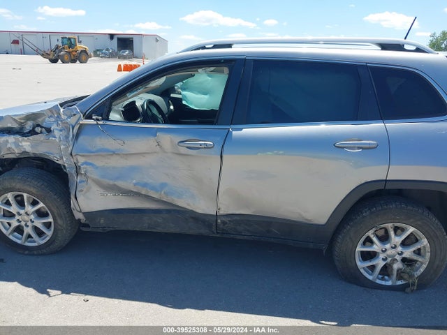1C4PJMCS0HW611171 Jeep Cherokee Latitude 4x4