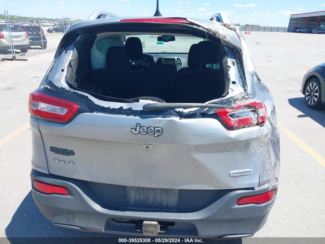 1C4PJMCS0HW611171 Jeep Cherokee Latitude 4x4