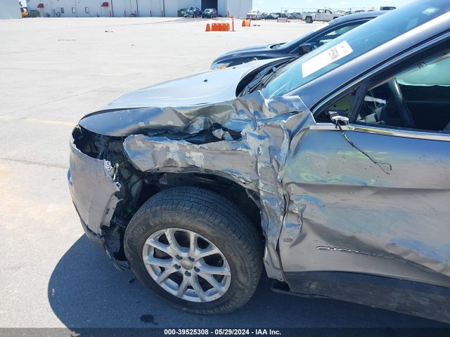 1C4PJMCS0HW611171 Jeep Cherokee Latitude 4x4