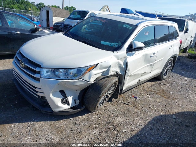 Toyota Highlander Xle 2019 5TDJZRFH2KS617640 Image 2