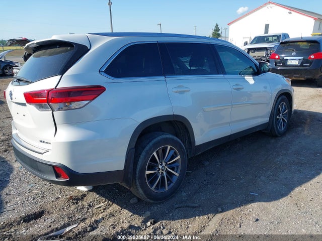 Toyota Highlander Xle 2019 5TDJZRFH2KS617640 Image 4