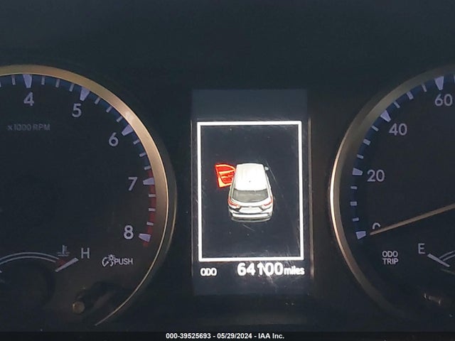 Toyota Highlander Le Plus 2018 5TDBZRFH2JS854230 Image 7