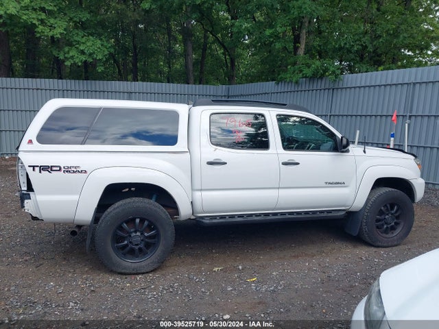Toyota Tacoma Base V6 2015 3TMLU4EN2FM194095 Image 13