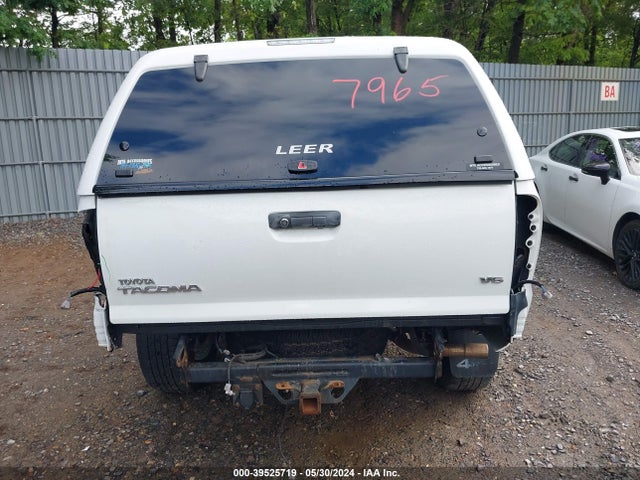 Toyota Tacoma Base V6 2015 3TMLU4EN2FM194095 Image 16