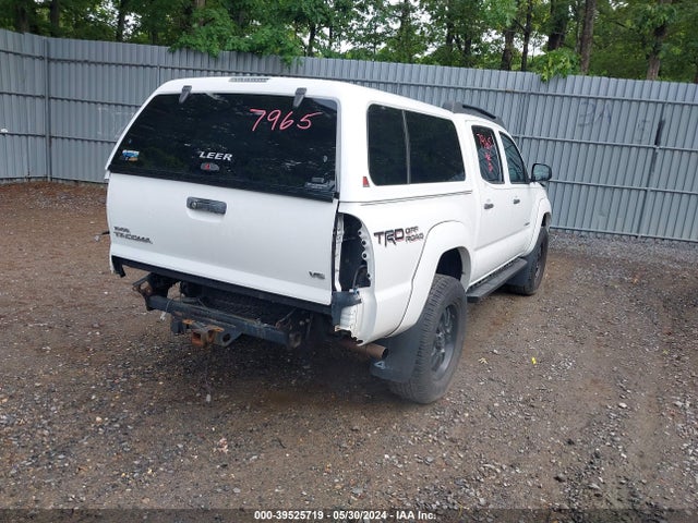 Toyota Tacoma Base V6 2015 3TMLU4EN2FM194095 Image 4