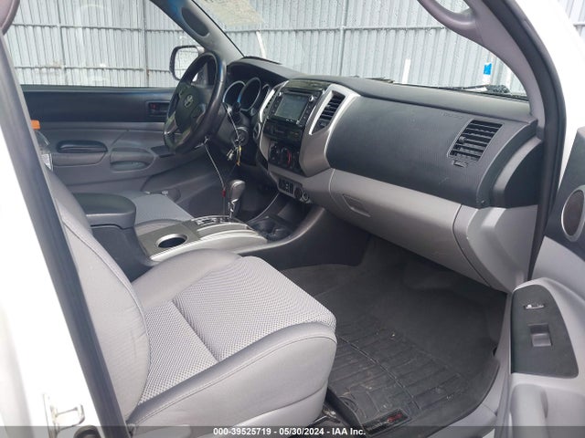 Toyota Tacoma Base V6 2015 3TMLU4EN2FM194095 Image 5
