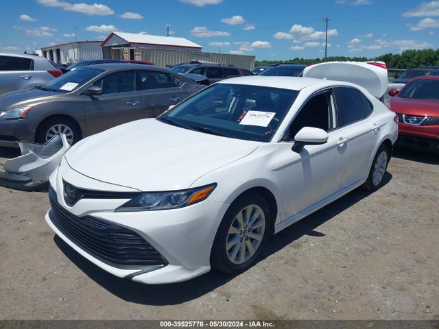 Toyota CAMRY LE 2020 4T1C11AK5LU344609 Image 2