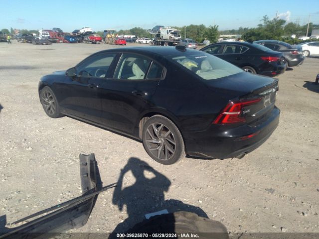 7JR102FKXKG013116 Volvo S60 T5 Momentum