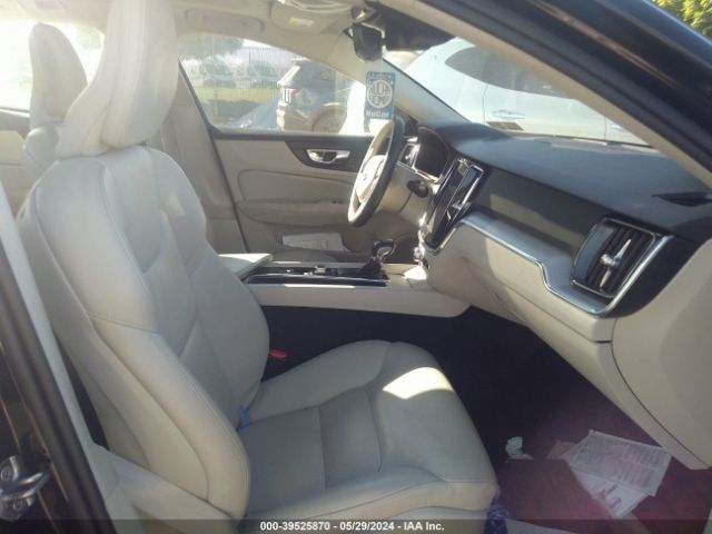 7JR102FKXKG013116 Volvo S60 T5 Momentum