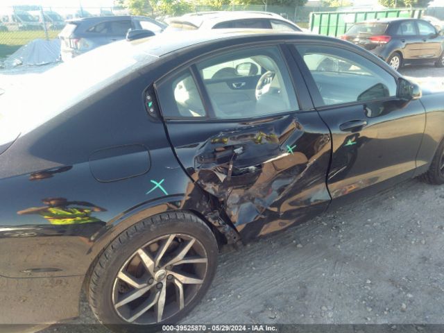 7JR102FKXKG013116 Volvo S60 T5 Momentum