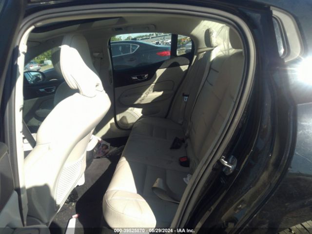 7JR102FKXKG013116 Volvo S60 T5 Momentum