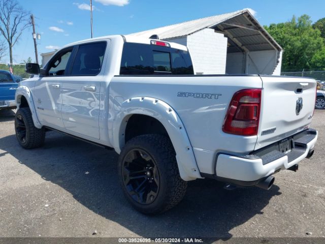 2021 RAM 1500 1C6SRFFT0MN735581 Photo 2