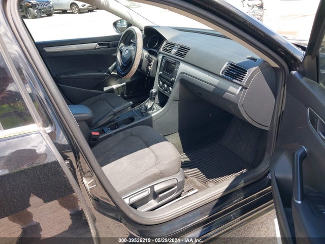 1VWAS7A30GC035904 Volkswagen Passat 1.8t S