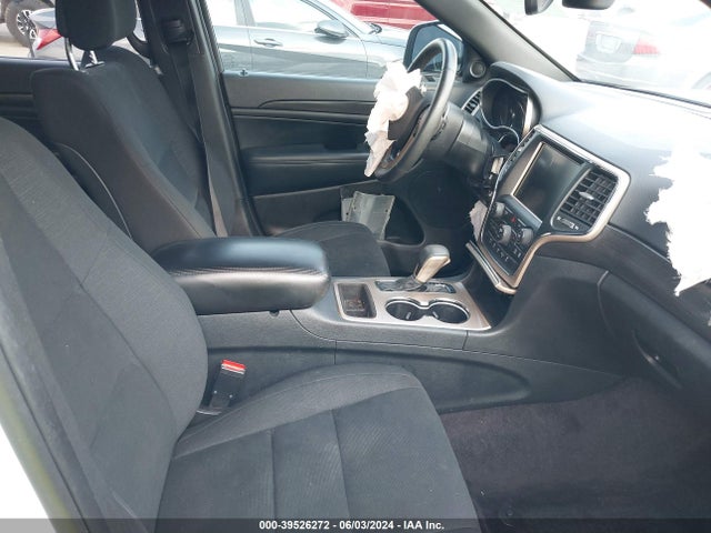 1C4RJEAG0HC805150 Jeep Grand Cherokee Laredo 4x2