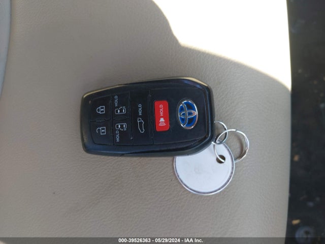Toyota SIENNA XLE 2021 5TDYSKFC3MS028467 Image 11