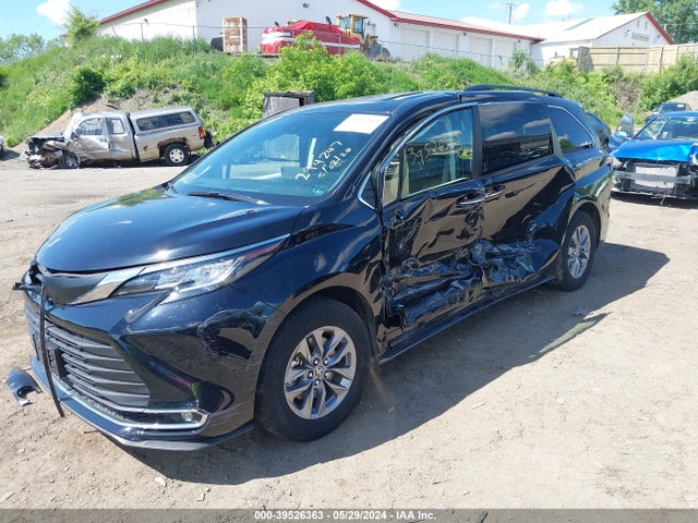 Toyota SIENNA XLE 2021 5TDYSKFC3MS028467 Image 2