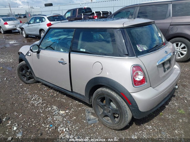 2013 MINI HARDTOP WMWSU3C52DT372866 Photo 2