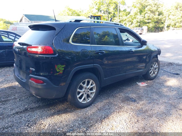 1C4PJMCS6HW636057 Jeep Cherokee Latitude 4x4