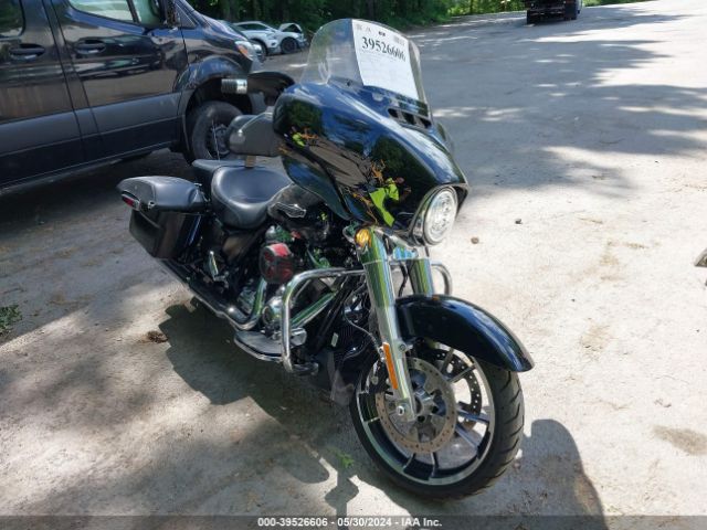 2022 HARLEY-DAVIDSON FLHX 1HD1KBC19NB638756