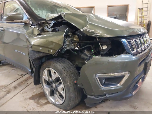 3C4NJDCB2JT113217 Jeep Compass Limited 4x4