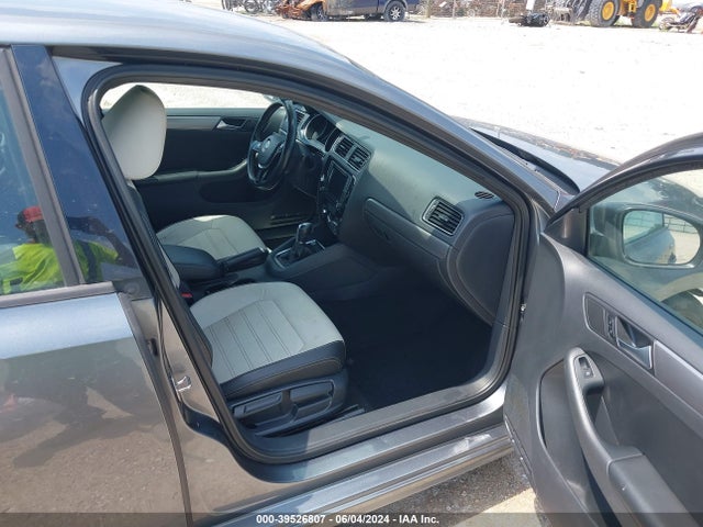 3VWD17AJ4GM347141 Volkswagen Jetta 1.8t Sport