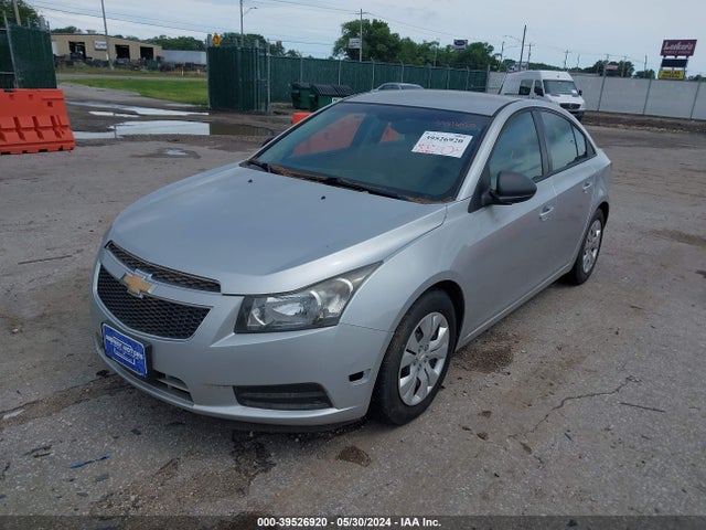 Chevrolet Cruze Ls Manual 2014 1G1PB5SH2E7171879 Image 2