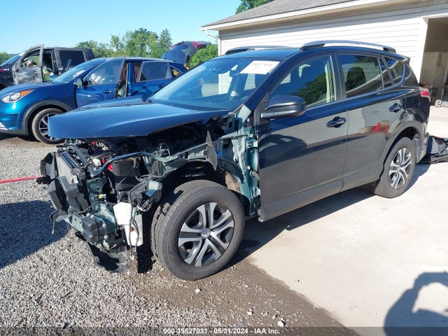 Toyota RAV4 LE 2018 JTMBFREVXJJ733913 Image 2