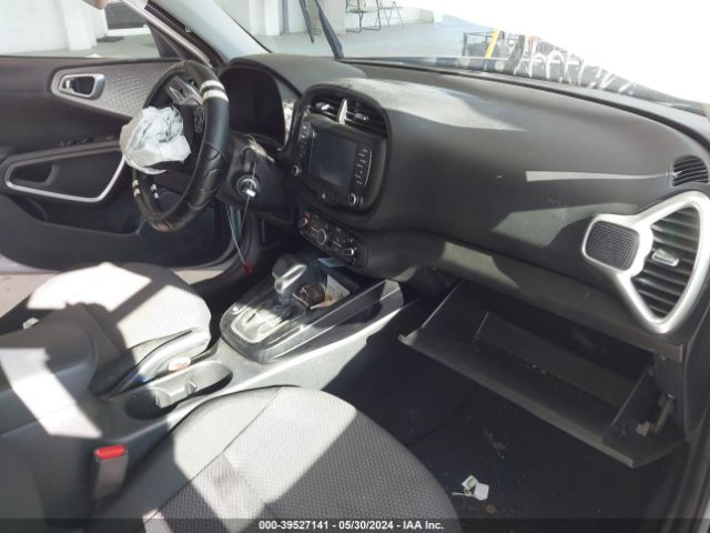 KNDJ23AU0L7051981 KIA SOUL LX