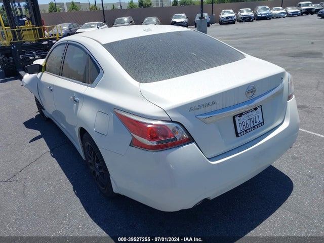 Nissan Altima 2.5 S 2015 1N4AL3AP9FC185249 Image 3
