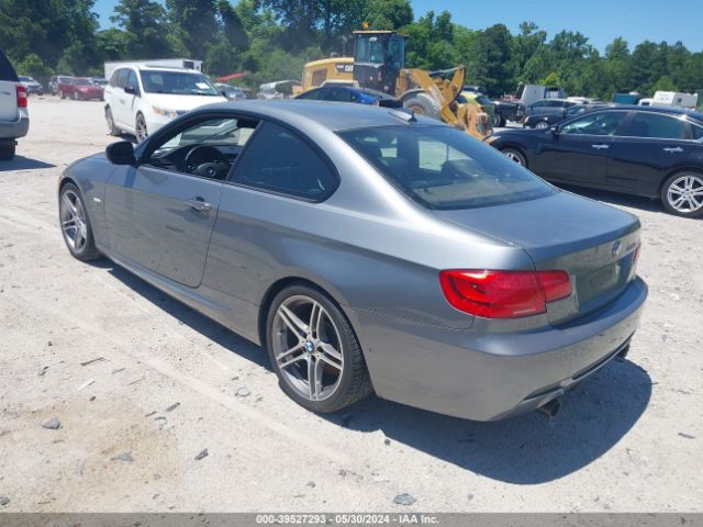 2013 BMW 335IS WBAKG1C57DJ217897 Photo 2