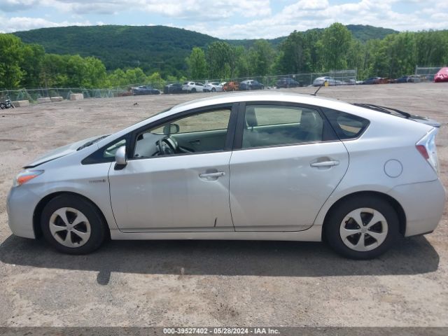 JTDKN3DU2F0406542 Toyota Prius Two